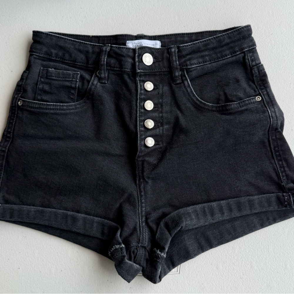Women’s Zara Black High-Waisted Denim Shorts
